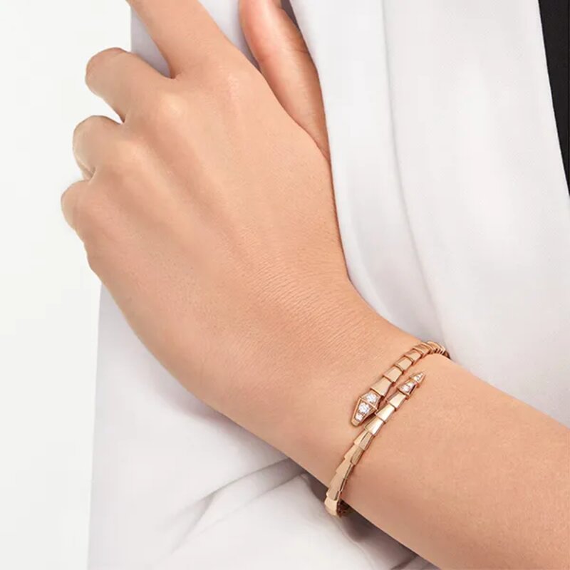  Vòng tay mang đến sự sang trong, thanh lịch của thương hiệu Bvlgari (Nguồn: Internet)