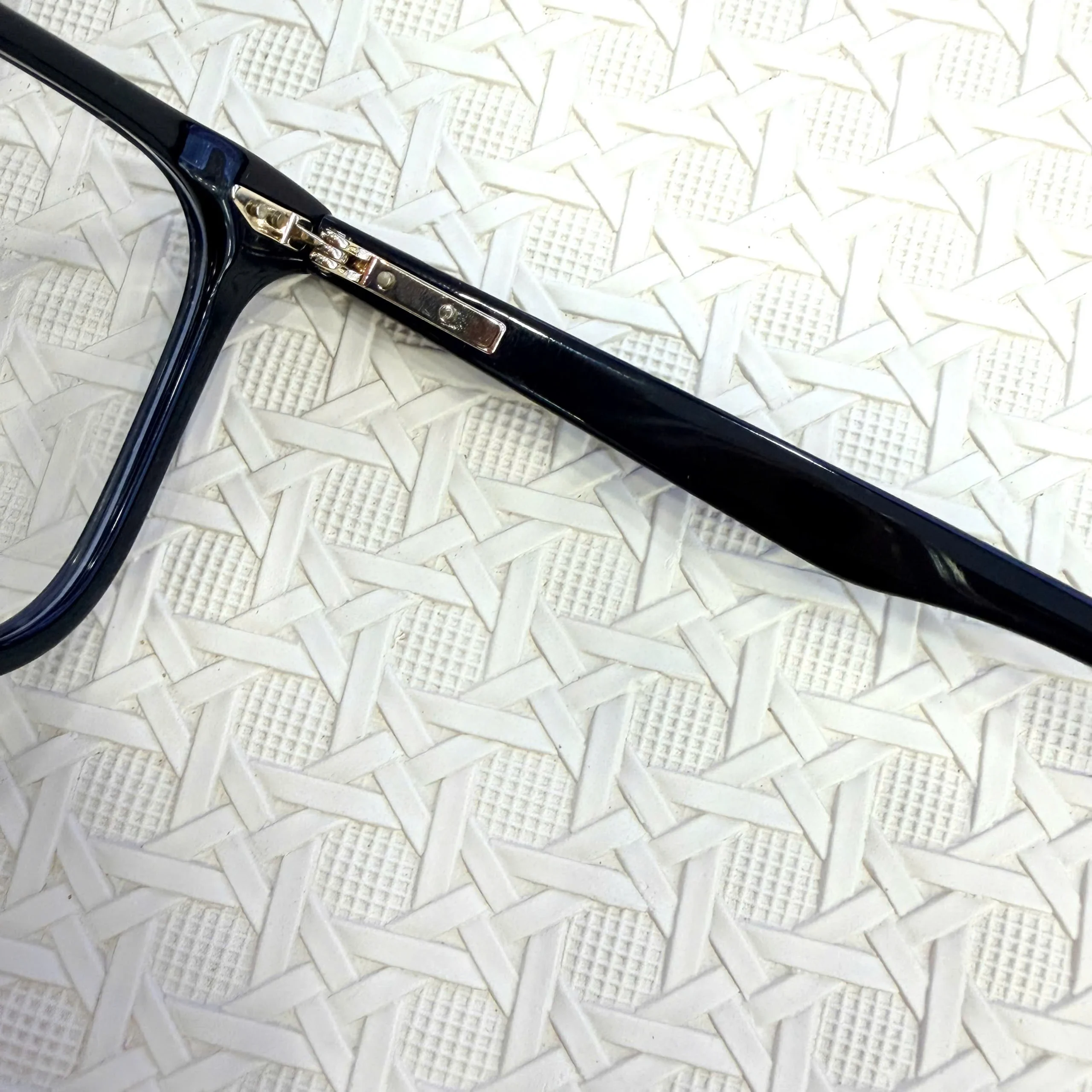 Gọng Kính POLICE VPLU60 5 Gọng Kính POLICE VPLU60 - Ảnh 5